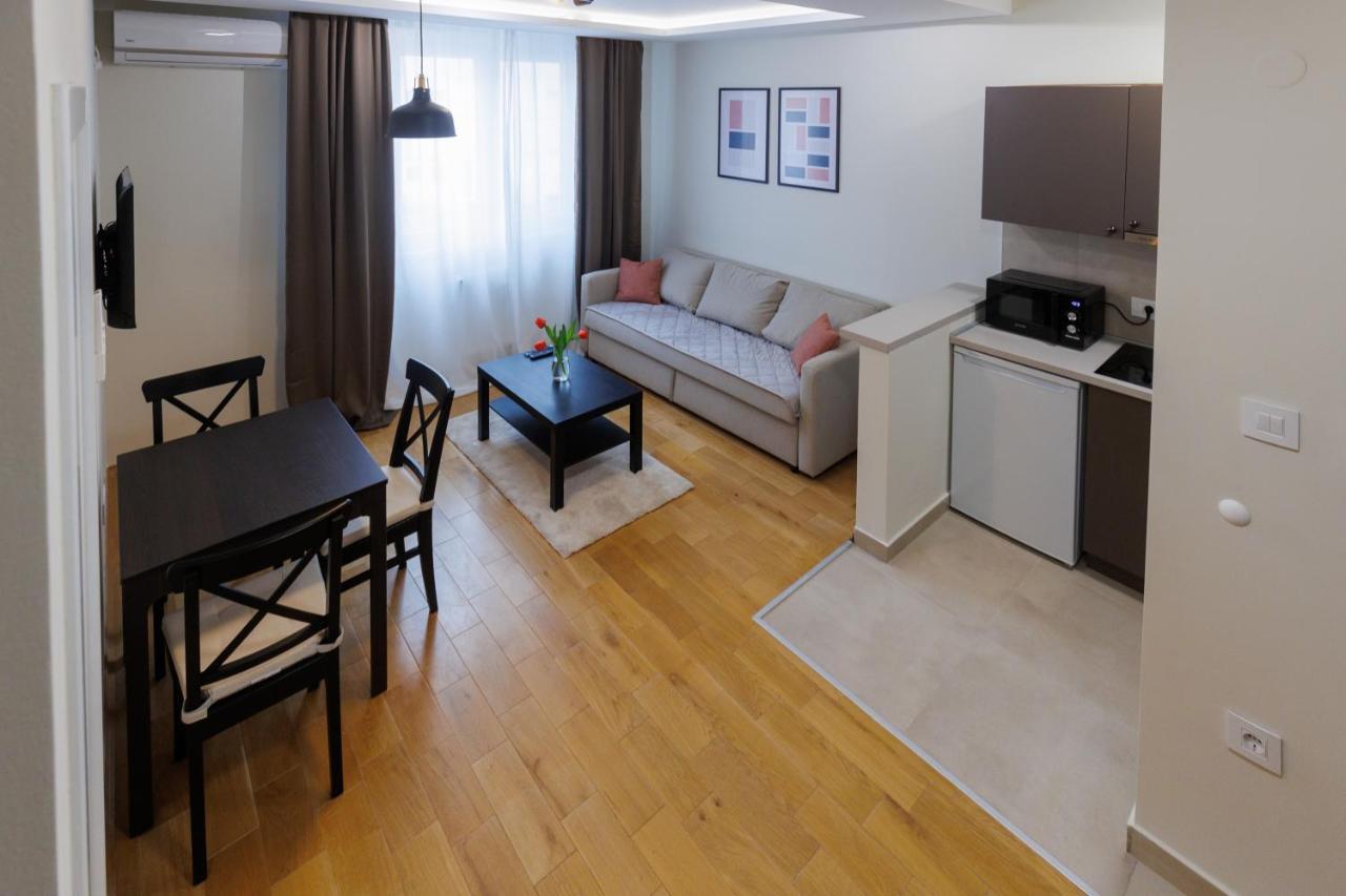 Black & White Apartment Σουμπότικα Εξωτερικό φωτογραφία